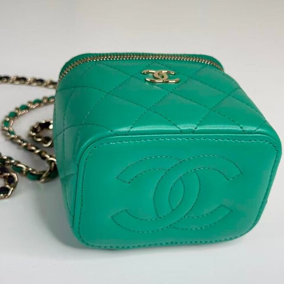Chanel Green Small Vanity Chain Shoulder Bag Crossbody Style - Picture 7 of 11